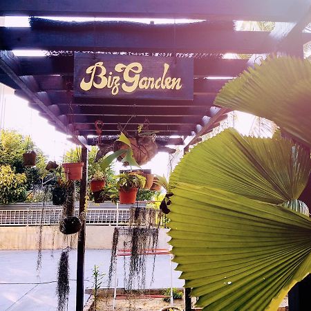 Big Garden Homestay Pantai Remis Exteriör bild